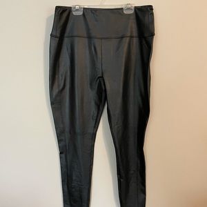 Rewind liquid/faux leather black leggings